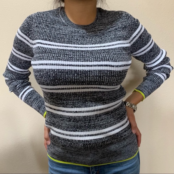 Never worn, comfy striped sweater, fitted! - Picture 3 of 4